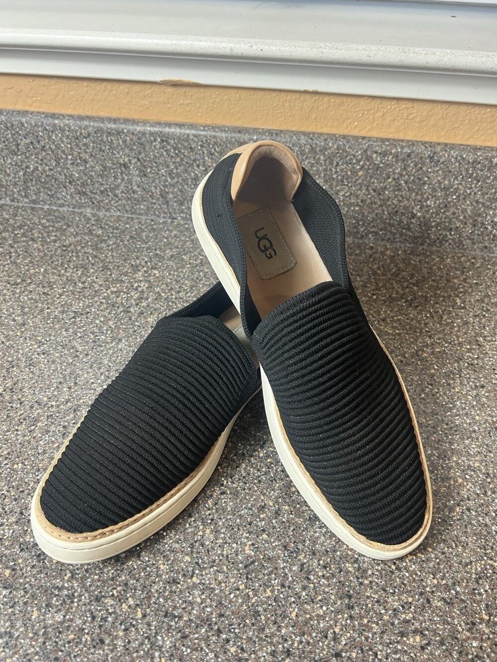 UGG Women's Size 8 Slip On Comfort Casual Shoes Flats Black Knit Fabric Stretch